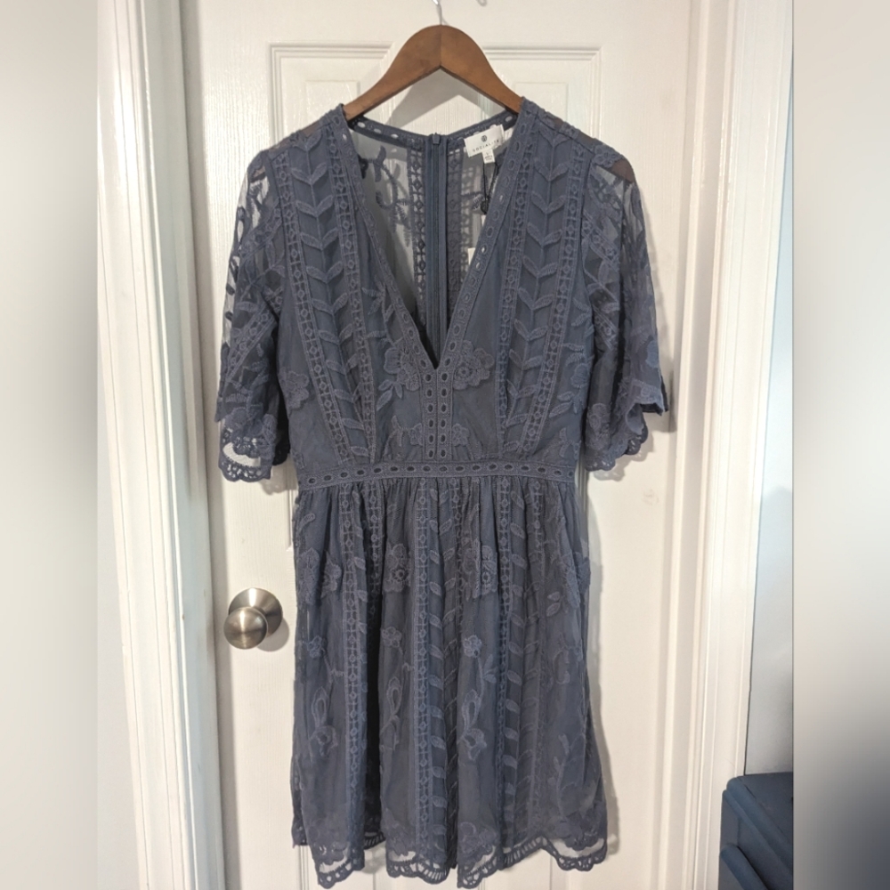 Socialite Lace Dress